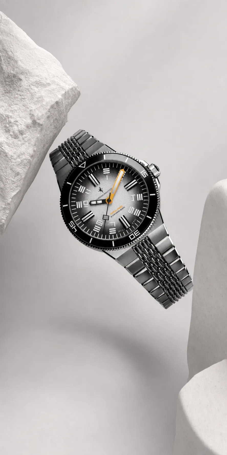 Chronomaster 自动潜水表配钢制手表｜AI 生图提示词