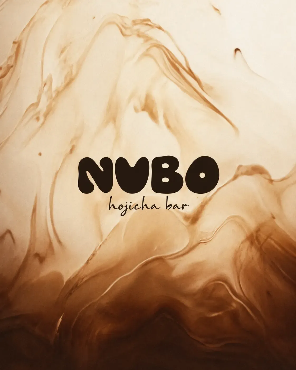 Nubo-Hojicha-Bar-Logo auf wirbelndem braunem Hintergrund｜KI-Bildgenerierungs‑Prompts